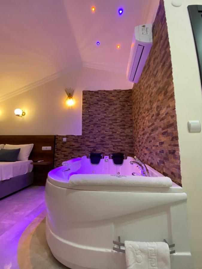 Nefis Hotel Oeluedeniz Oludeniz Exterior foto